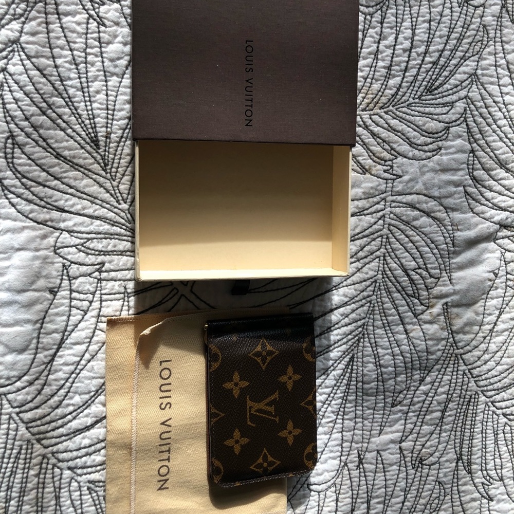 Louis Vuitton Mens wallet M66543 with money clip